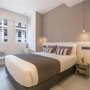  Apartment Centric